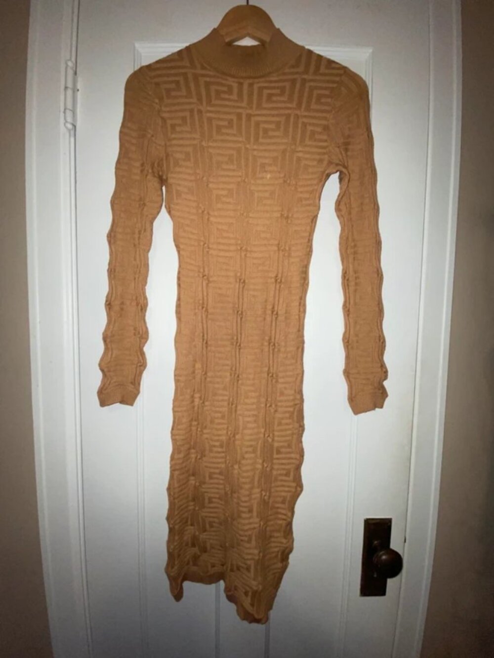 Women’s camel brown long sleeve midi dress Jolie & joy size medium